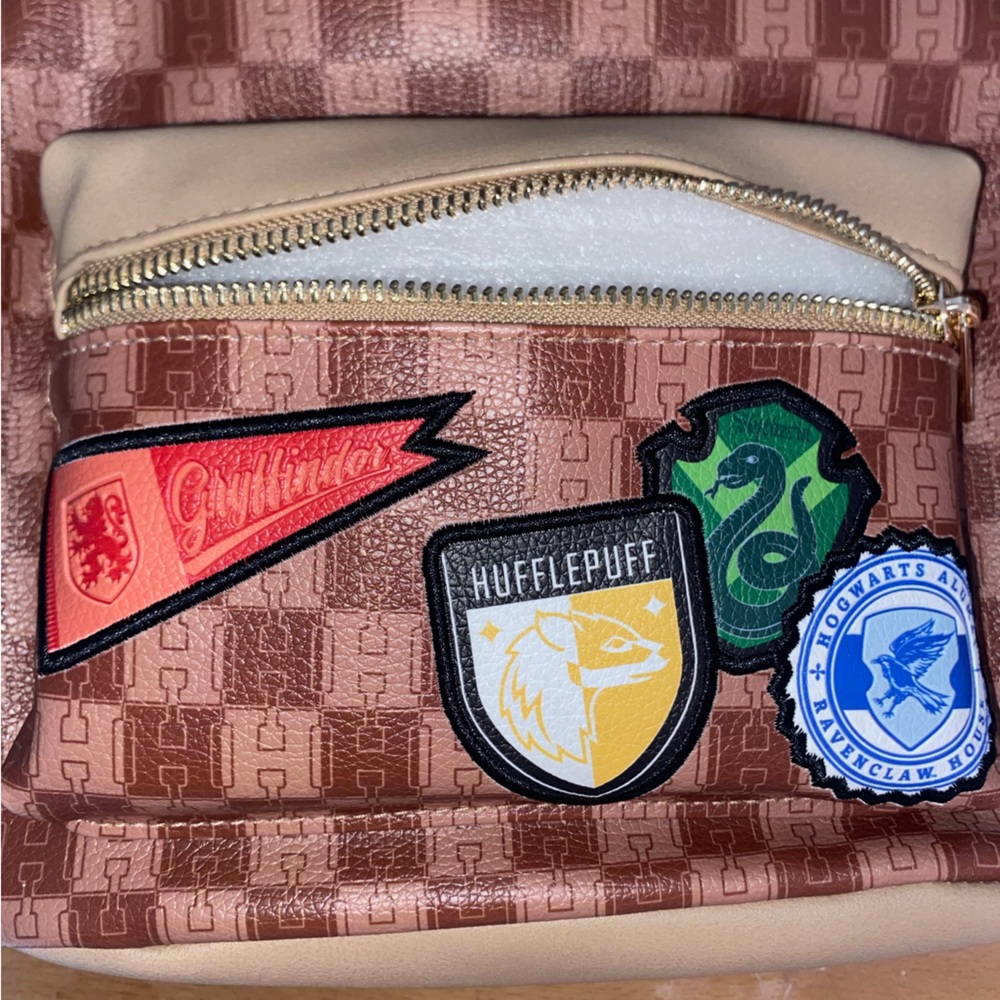 Bio world Hogwarts Checkered Backpack - Picture 2 of 5